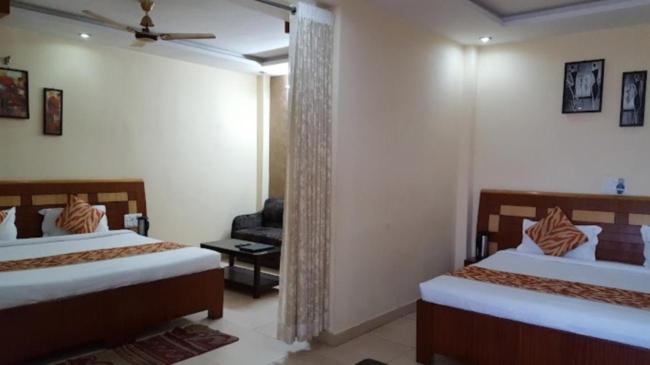Hotel Vinayak Palace Bilāspur Exteriér fotografie