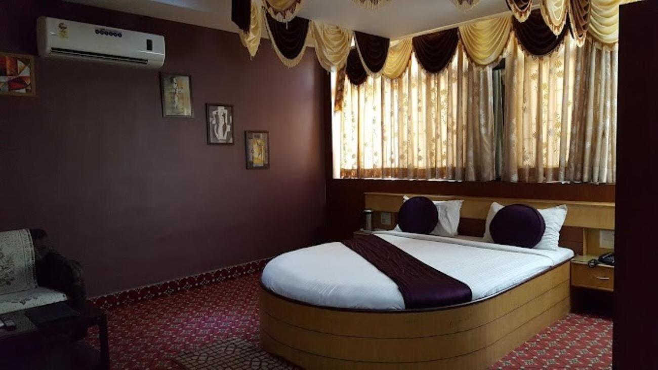 Hotel Vinayak Palace Bilāspur Exteriér fotografie